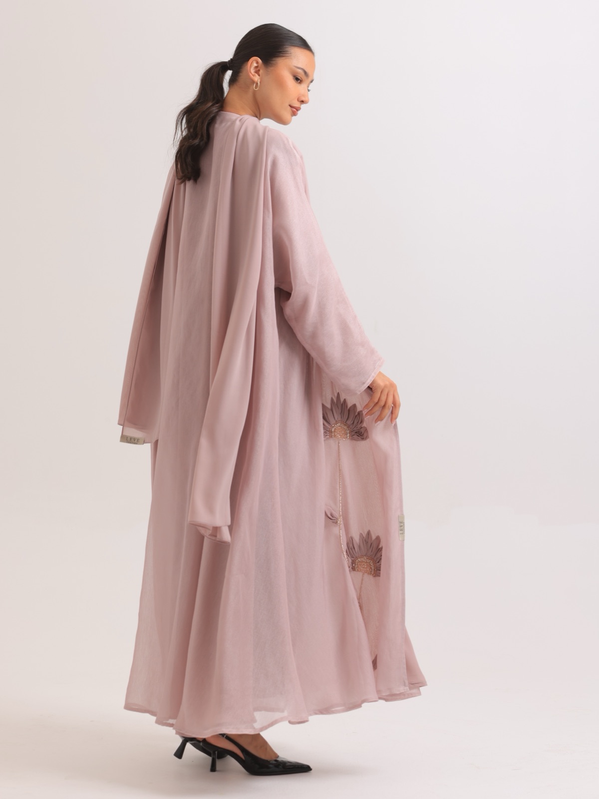 LEVE_COUTURE - Image 3 - Mnsaj