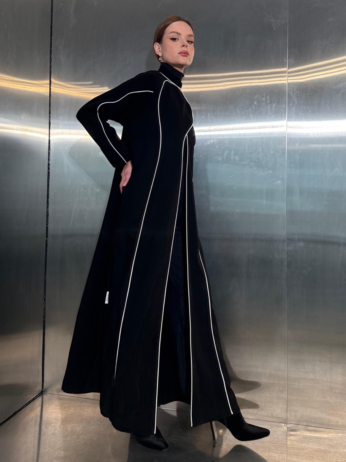 MANTLE.BH - Alternate View - Mnsaj