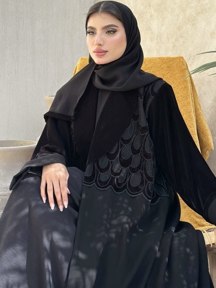 LIAN.ABAYA - Image 4 - Mnsaj