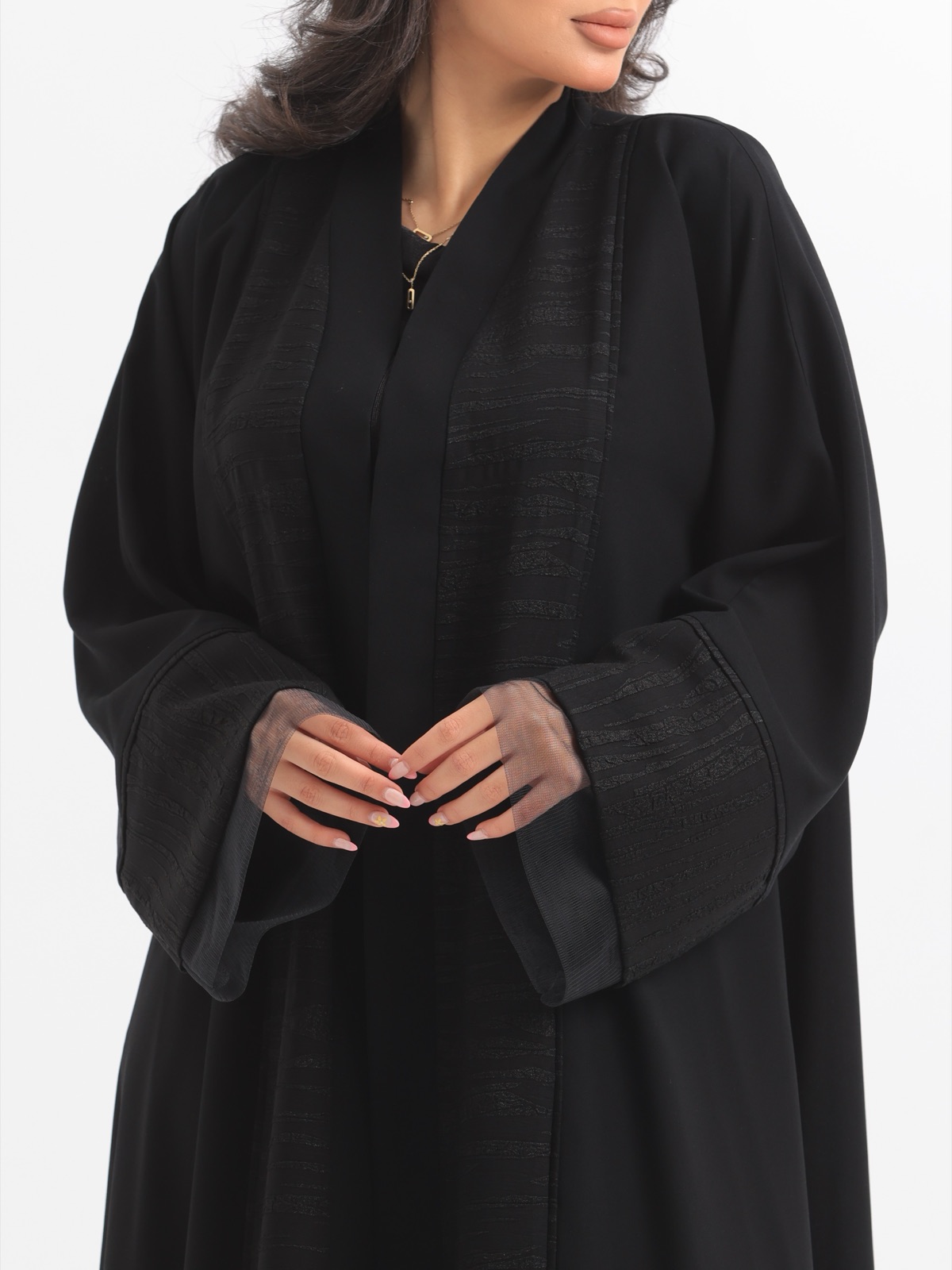 TAILORED.BYREEM - Alternate View - Mnsaj