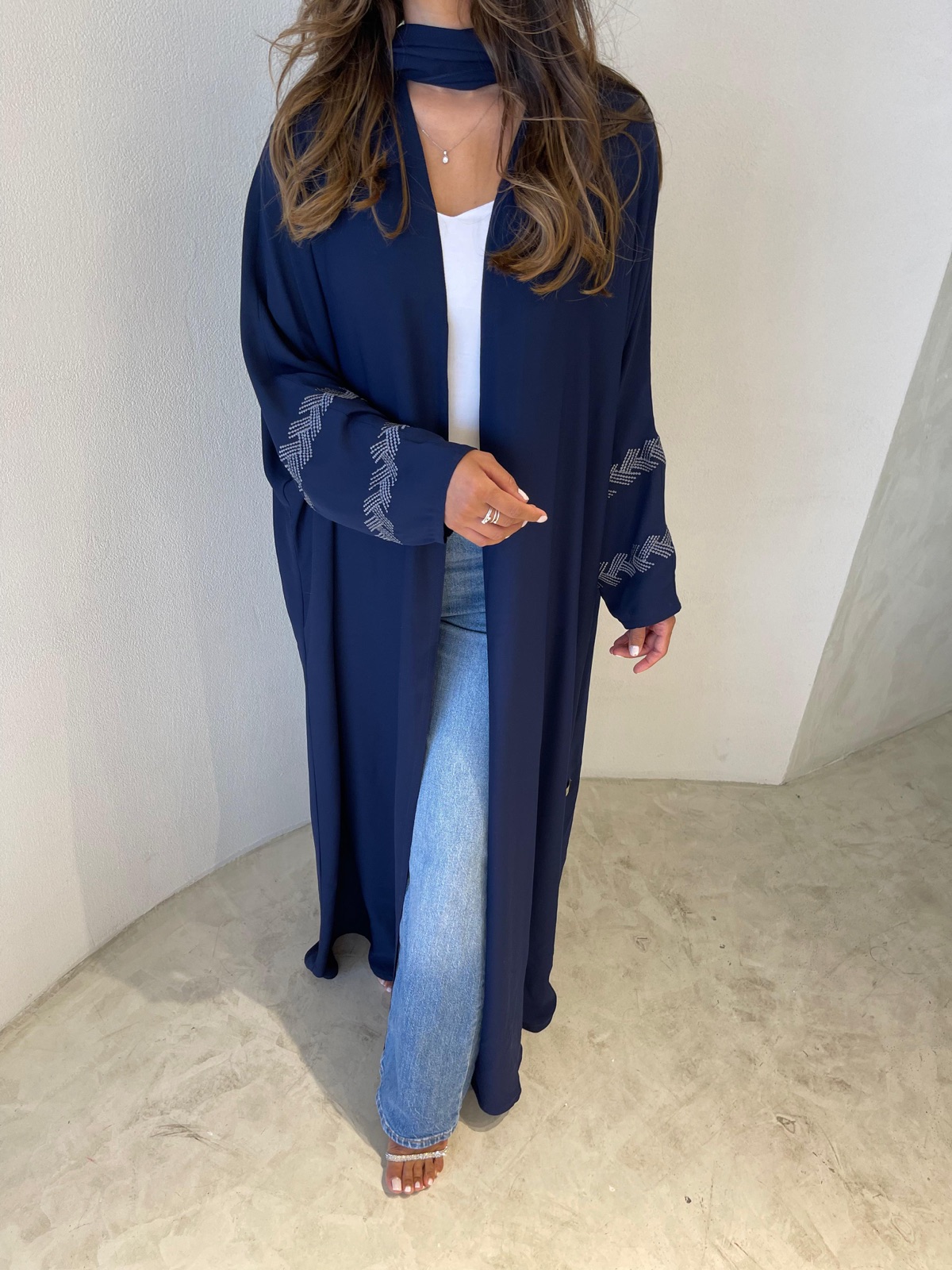 MANTLE.BH - Image 3 - Mnsaj