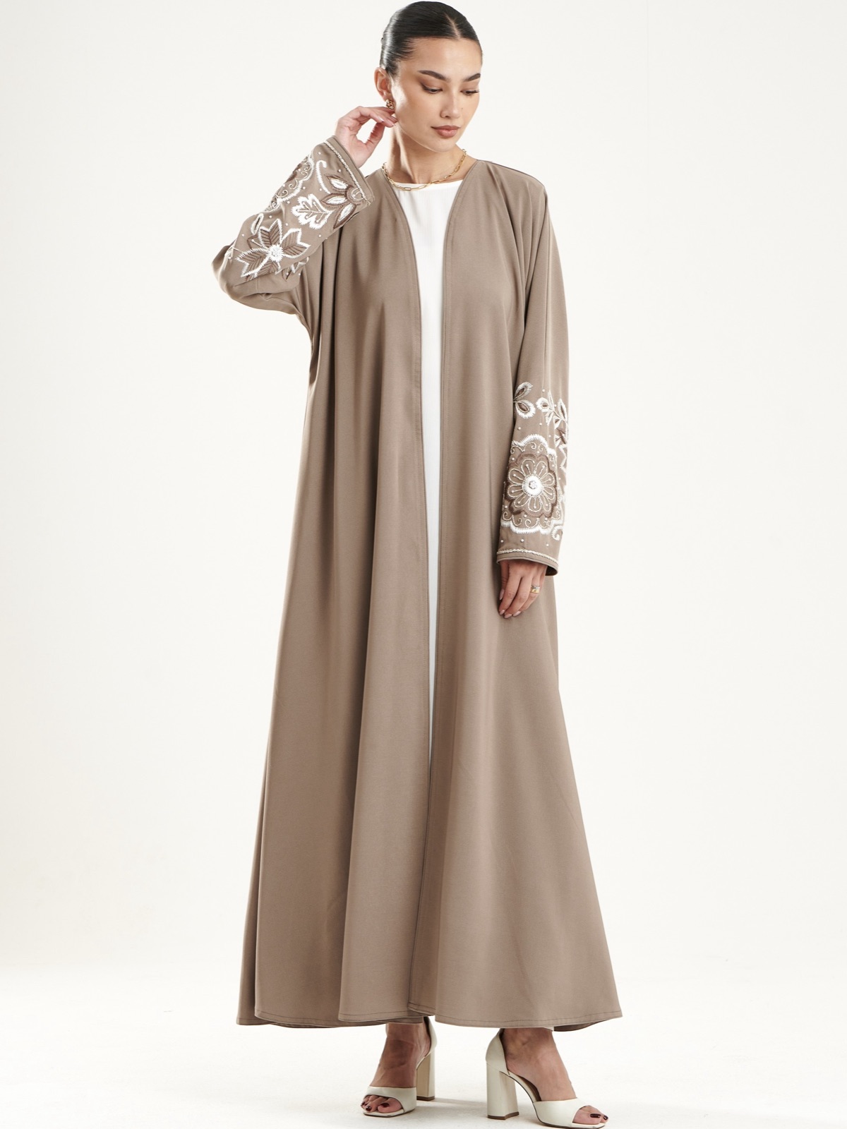 TAILORED.BYREEM - Alternate View - Mnsaj