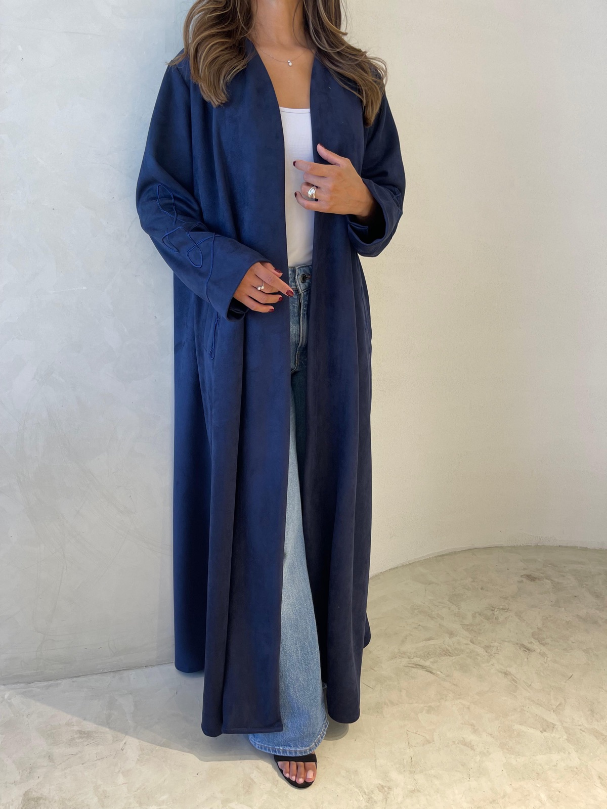 MANTLE.BH - Alternate View - Mnsaj