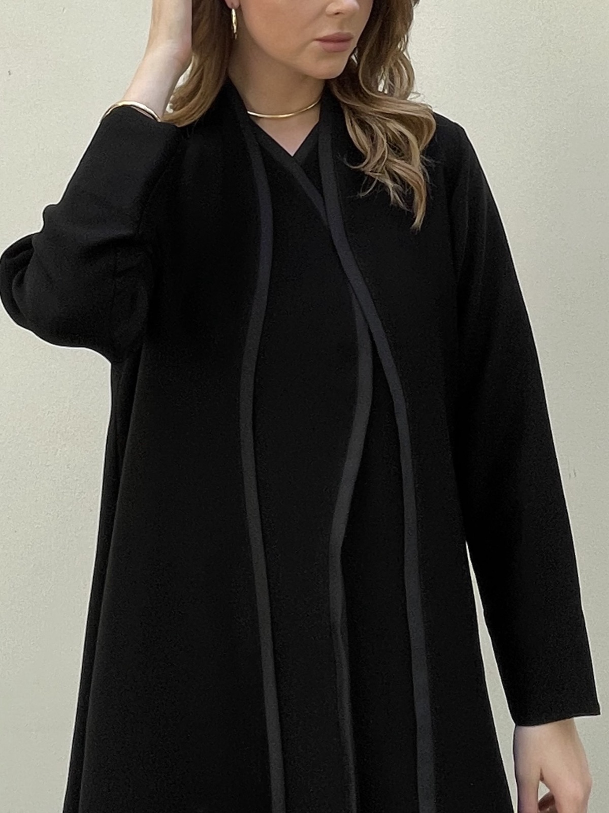 MANTLE.BH - Image 4 - Mnsaj