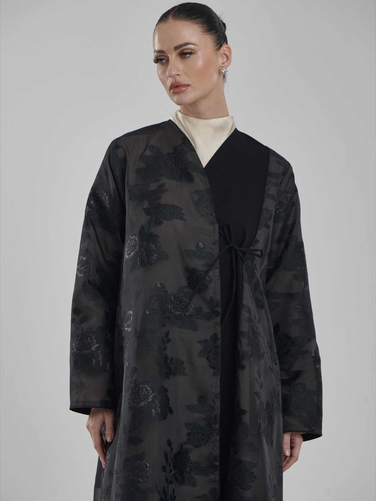 TAILORED.BYREEM - Alternate View - Mnsaj