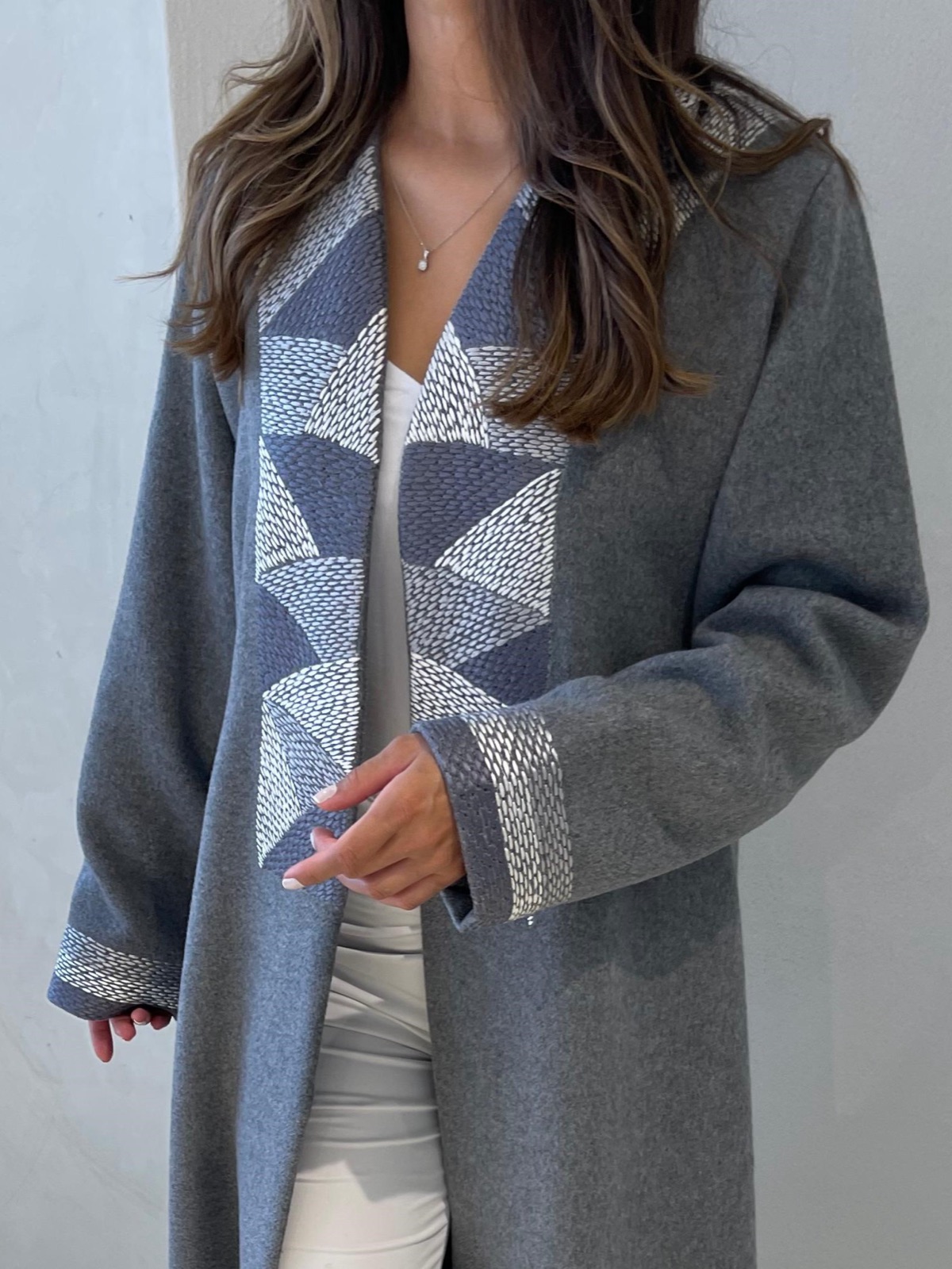 MANTLE.BH - Image 3 - Mnsaj