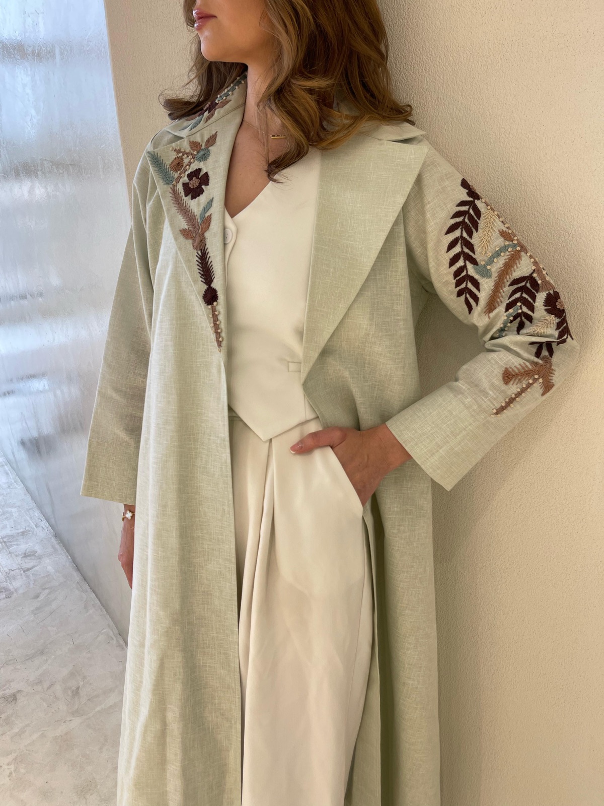 MANTLE.BH - Image 4 - Mnsaj