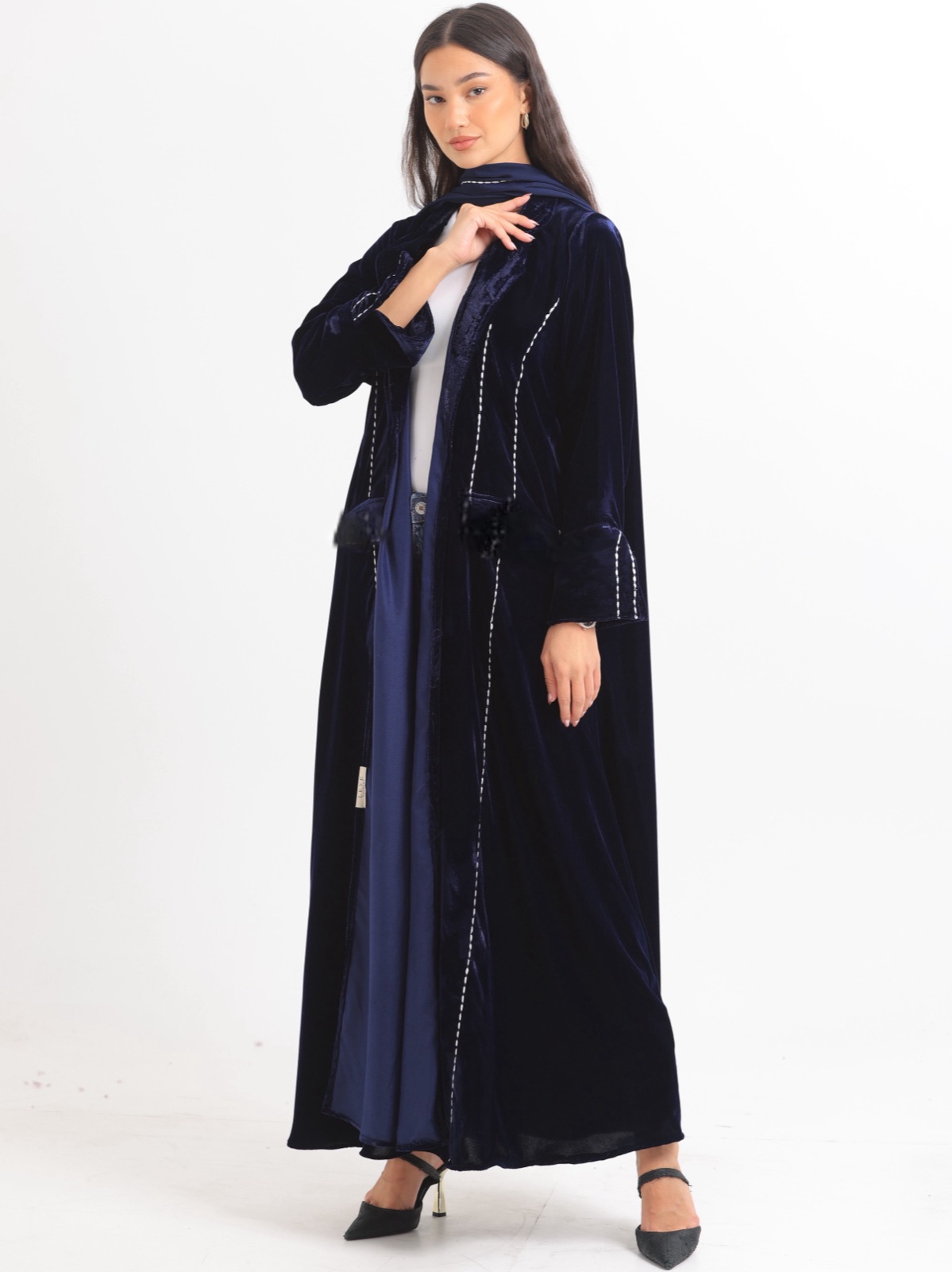 LEVE_COUTURE - Image 3 - Mnsaj