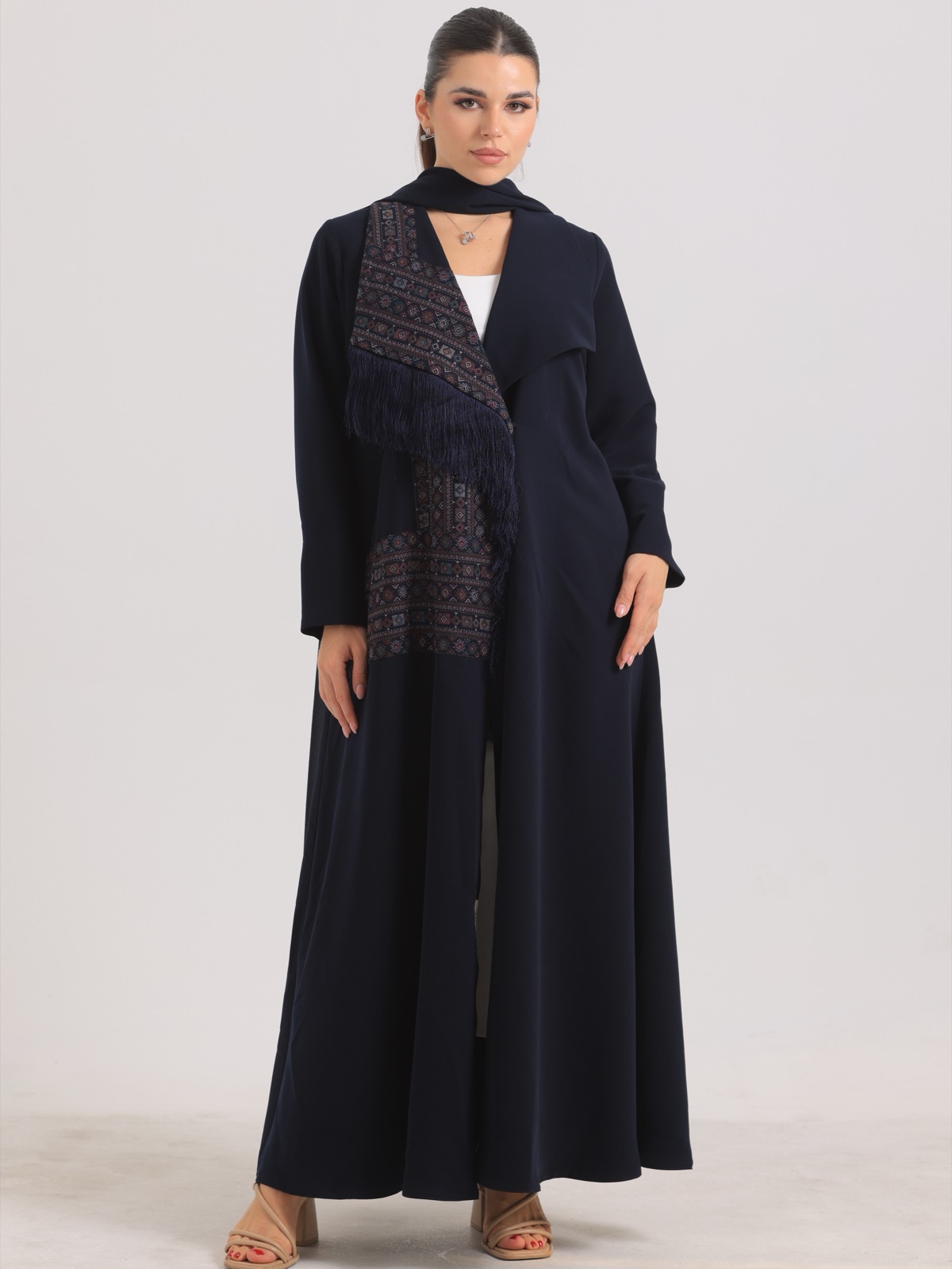 LEVE_COUTURE - Image 3 - Mnsaj