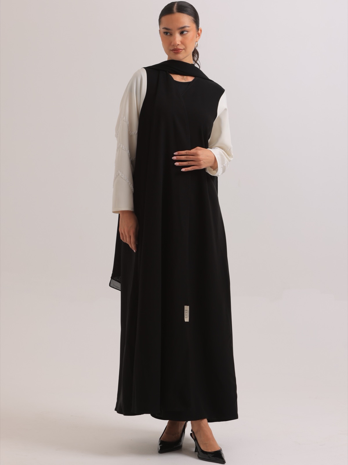 LEVE_COUTURE - Alternate View - Mnsaj