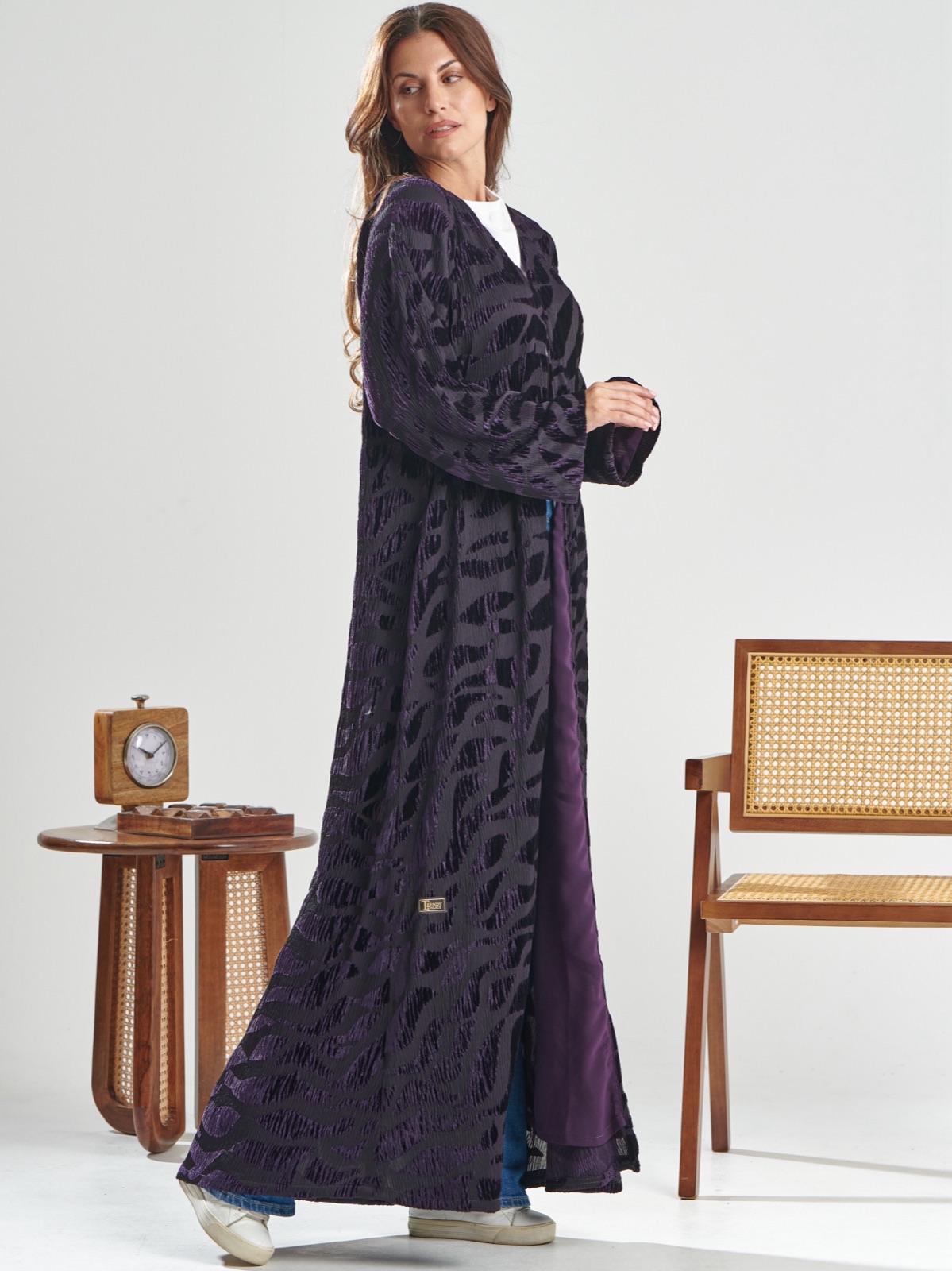 TRENDYPALACE - Alternate View - Mnsaj