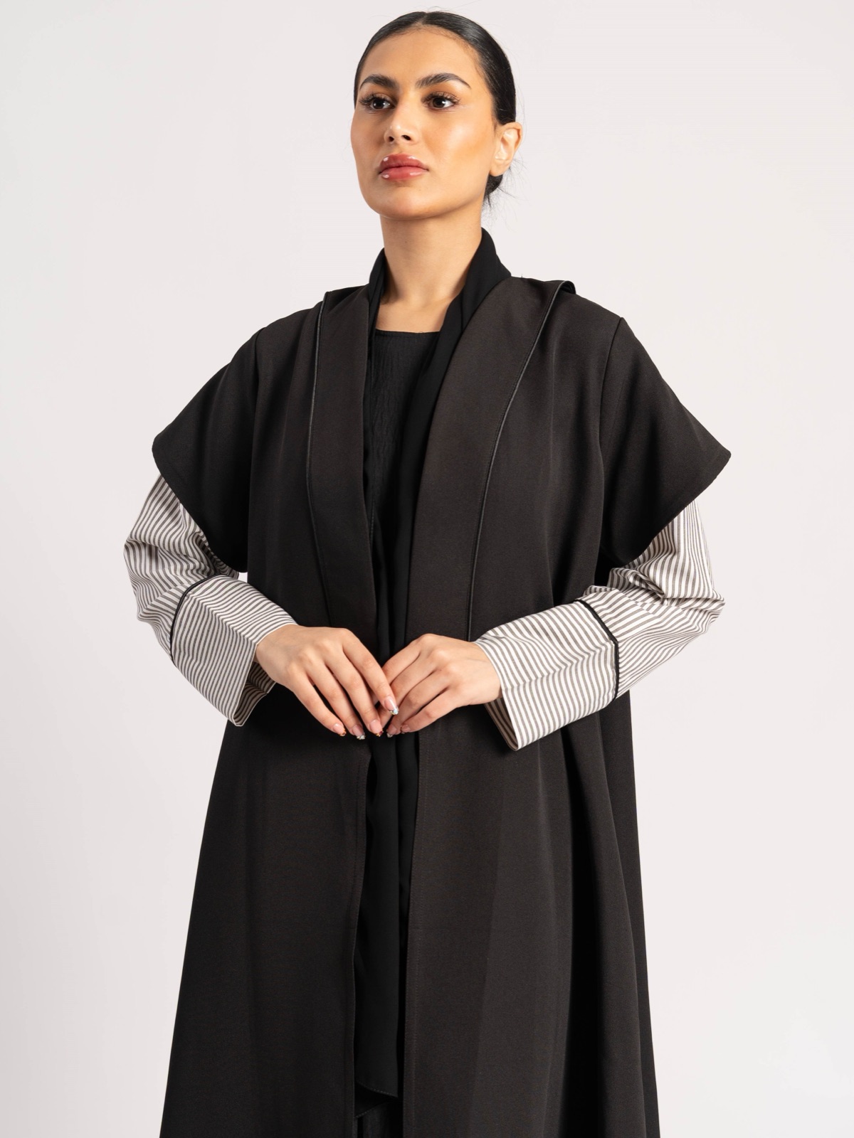 SHAIKHA.ALABDULKARIM - Alternate View - Mnsaj