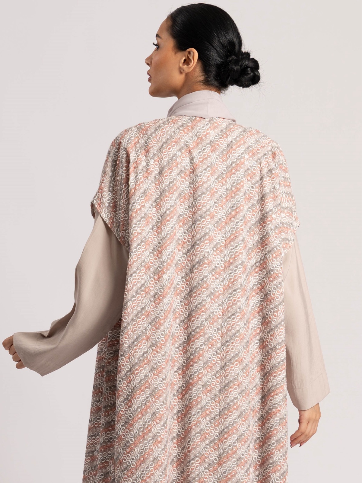 SHAIKHA.ALABDULKARIM - Alternate View - Mnsaj