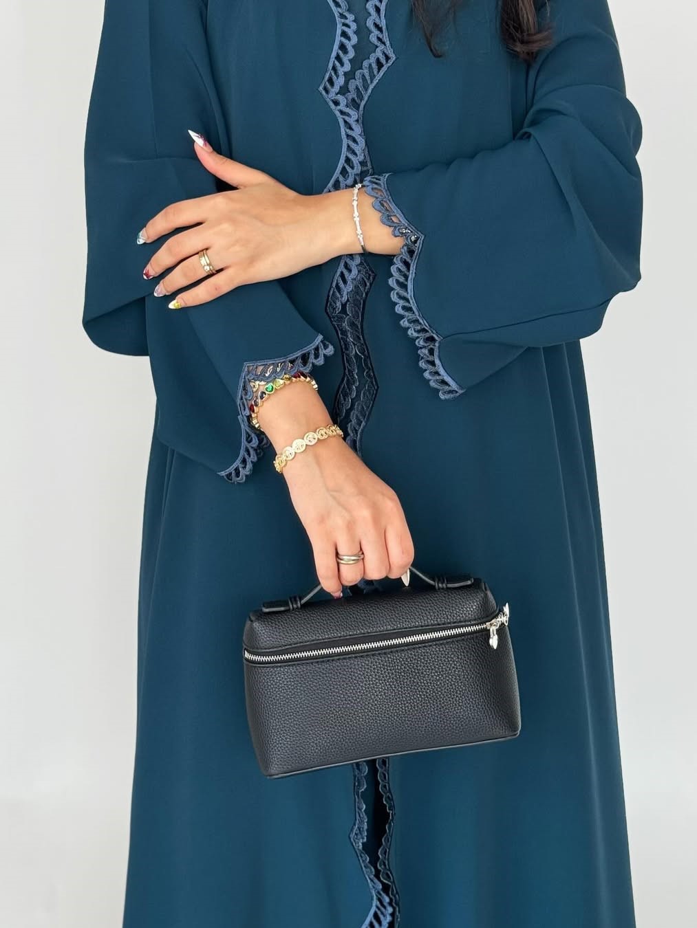 IRIS_ABAYAS - Image 3 - Mnsaj
