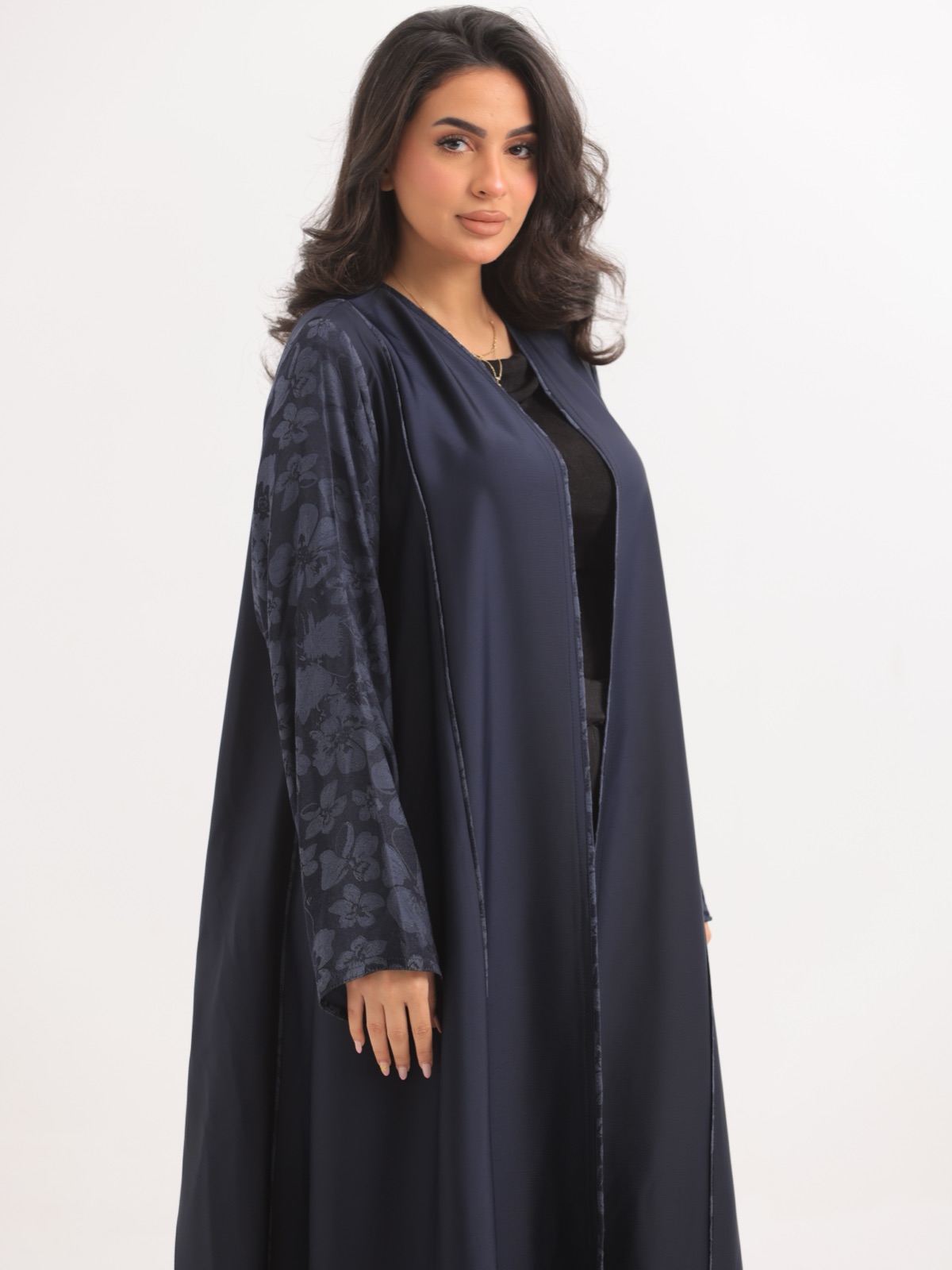 TAILORED.BYREEM - Alternate View - Mnsaj