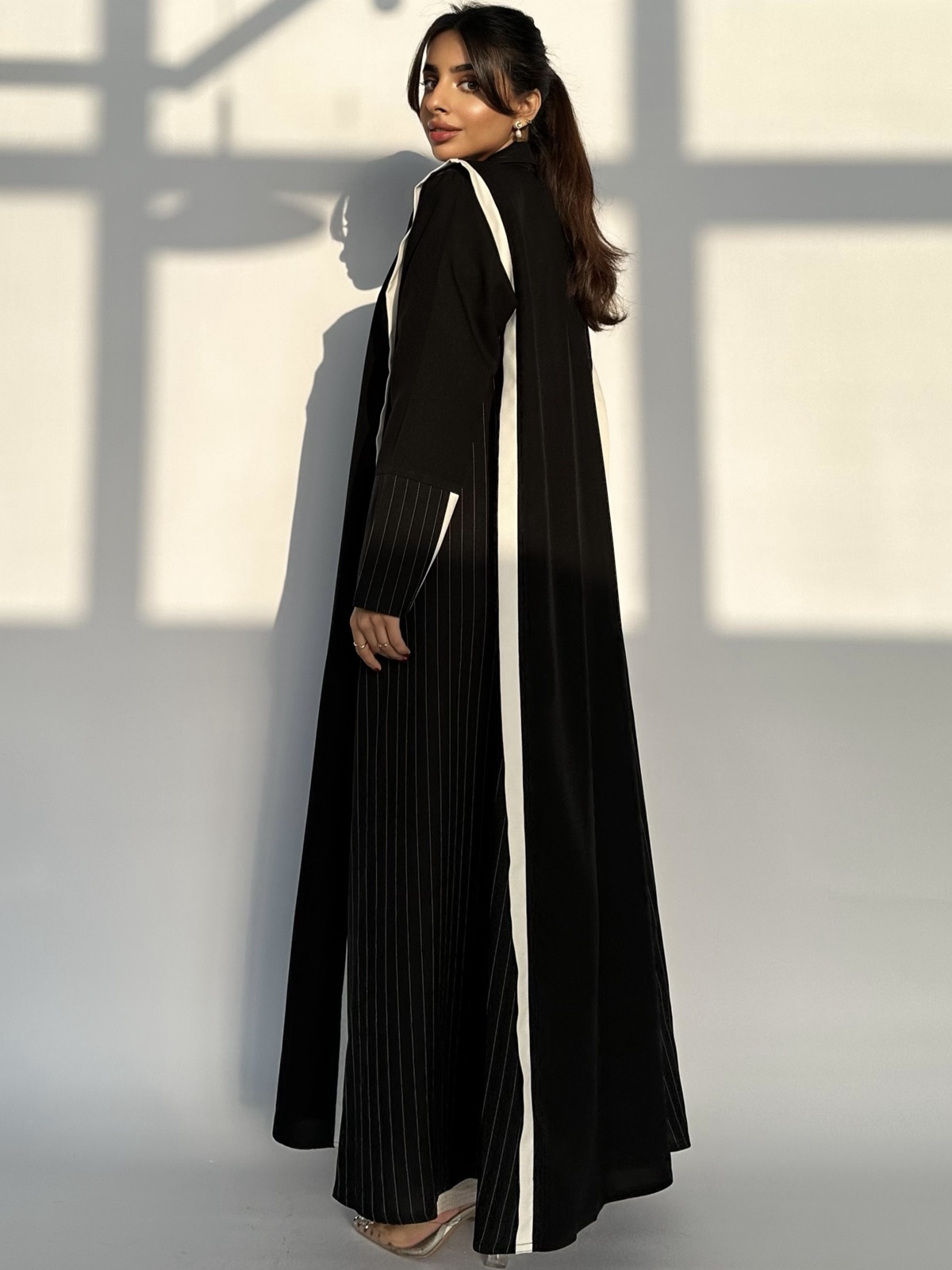 SHELLS.ABAYA - Image 5 - Mnsaj