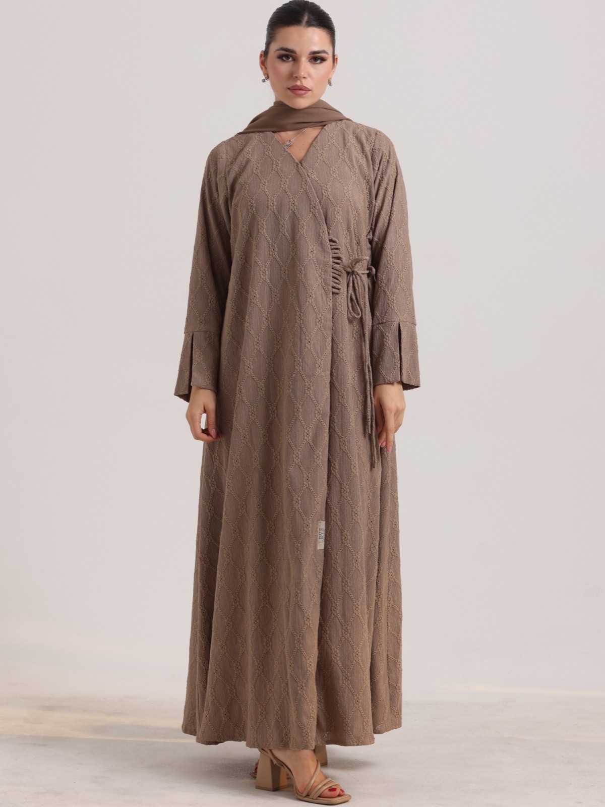 LEVE_COUTURE - Image 3 - Mnsaj