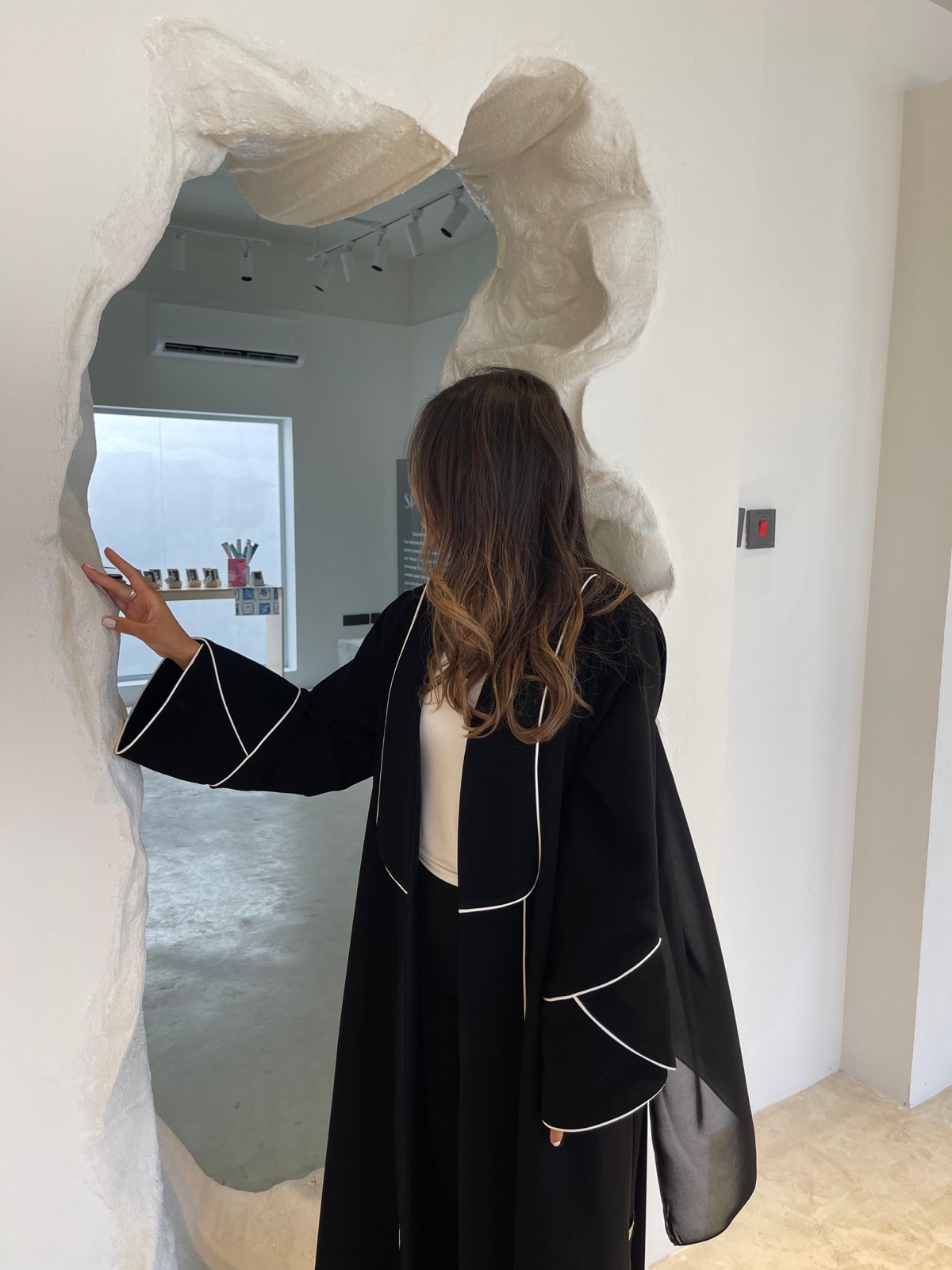 MANTLE.BH - Alternate View - Mnsaj