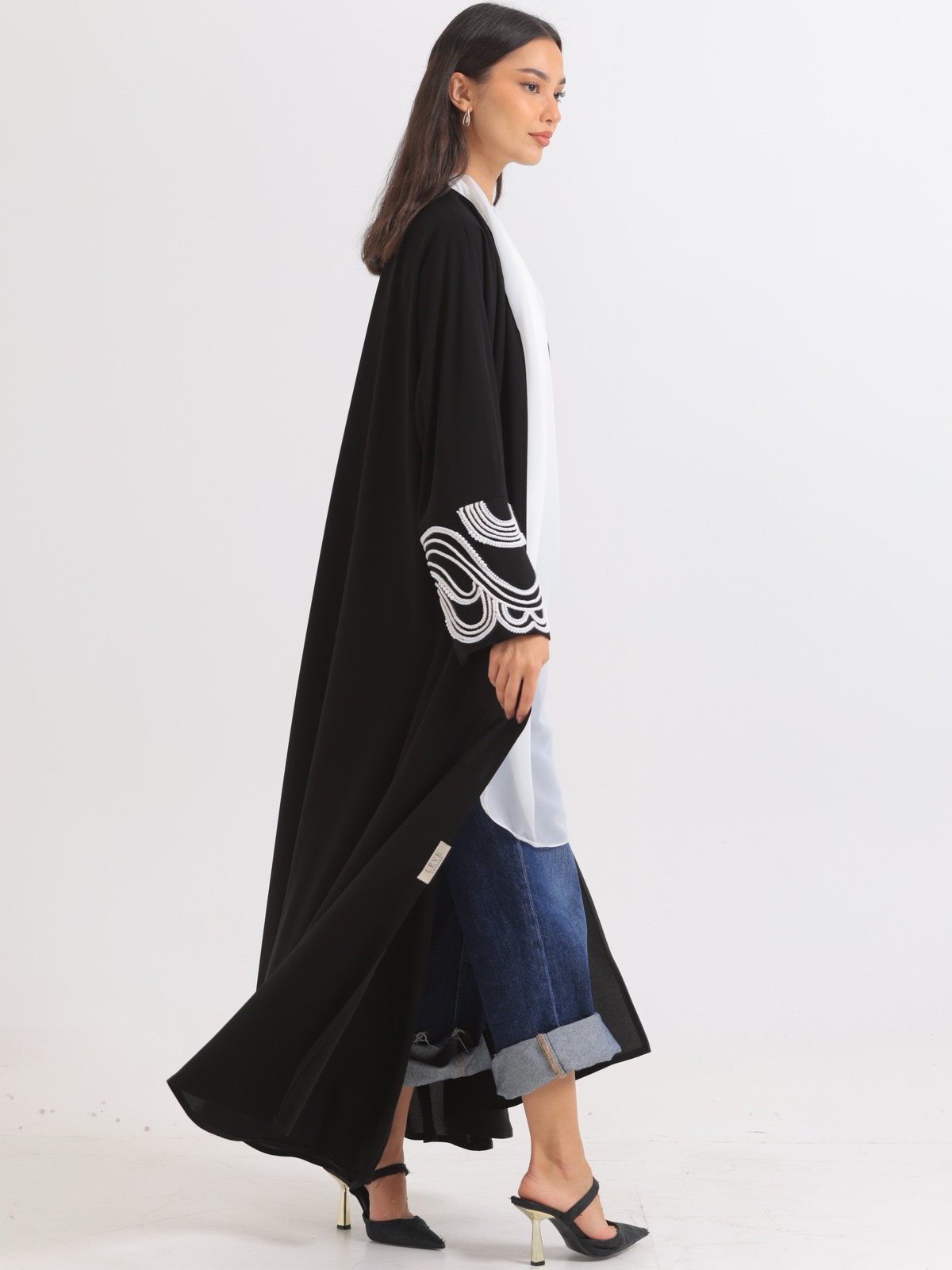 LEVE_COUTURE - Image 3 - Mnsaj