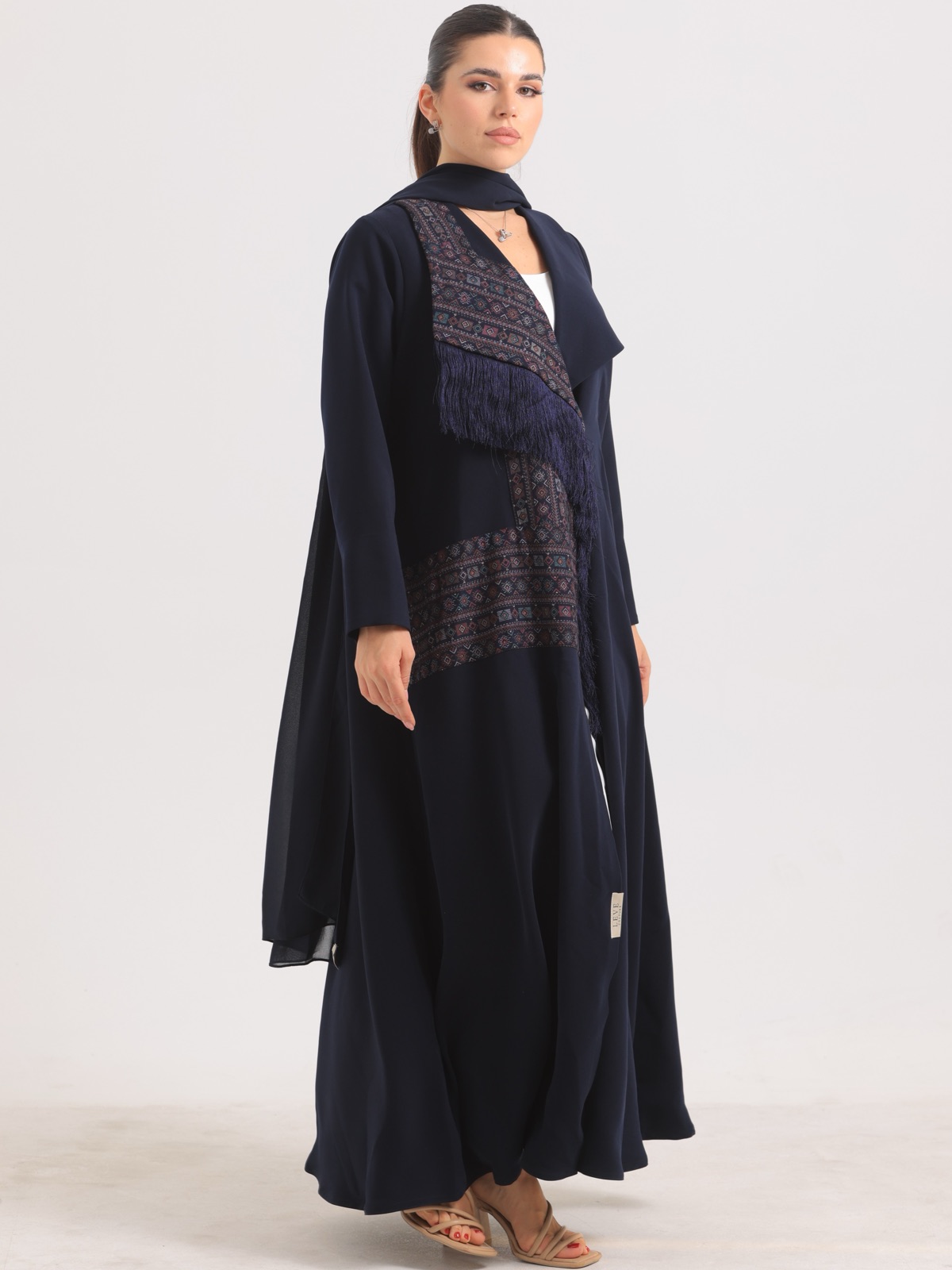 LEVE_COUTURE - Alternate View - Mnsaj