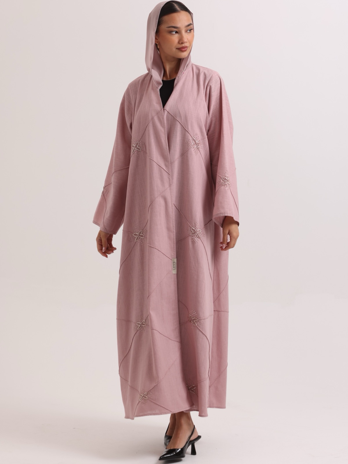 LEVE_COUTURE - Image 4 - Mnsaj