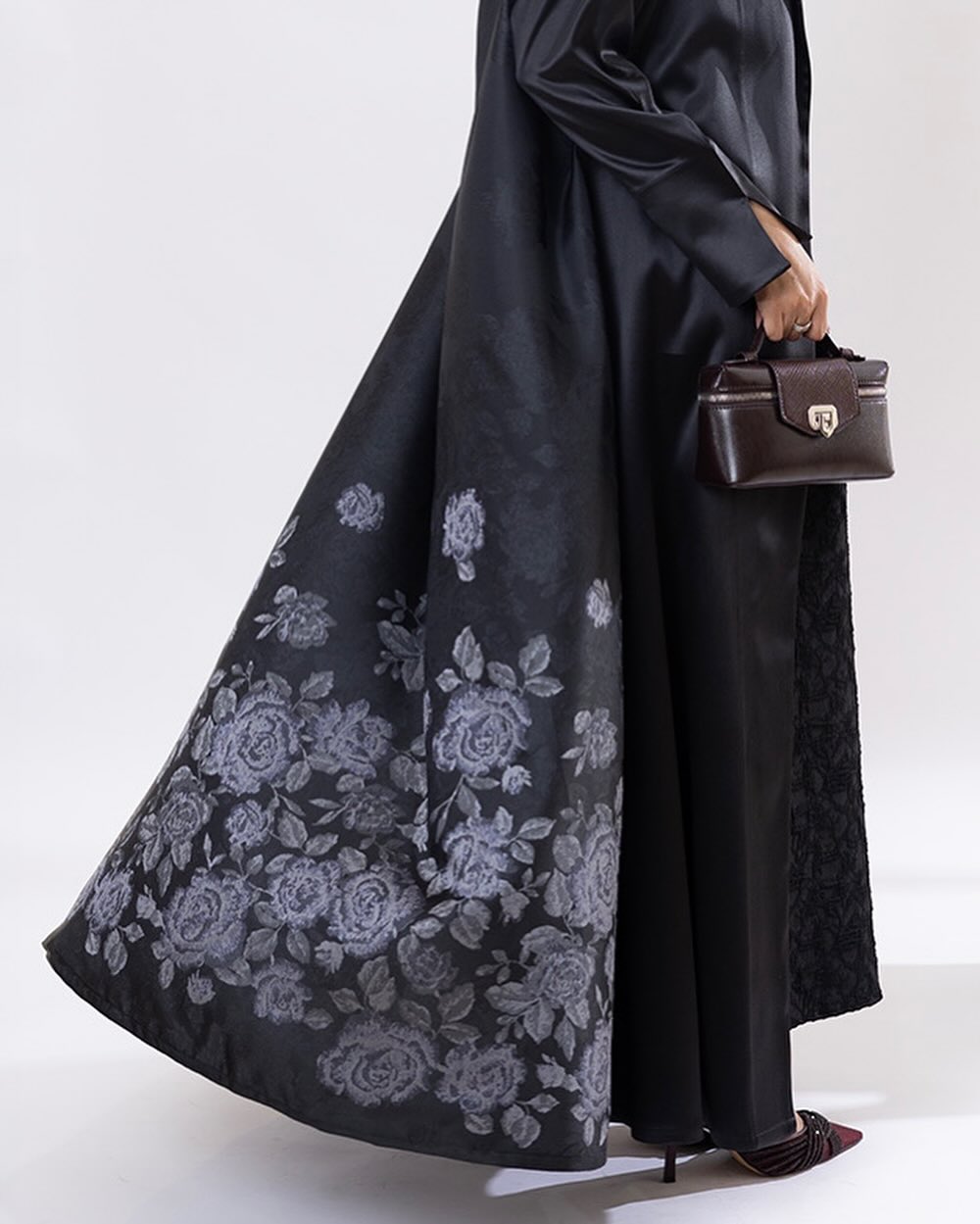 SHELLS.ABAYA - Alternate View - Mnsaj