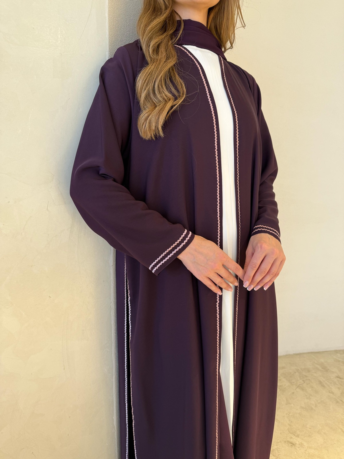 MANTLE.BH - Image 4 - Mnsaj