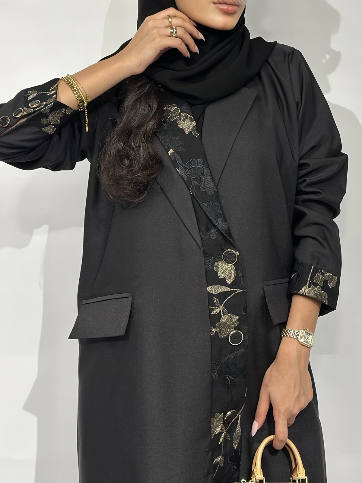 LYL.ABAYAS - Alternate View - Mnsaj