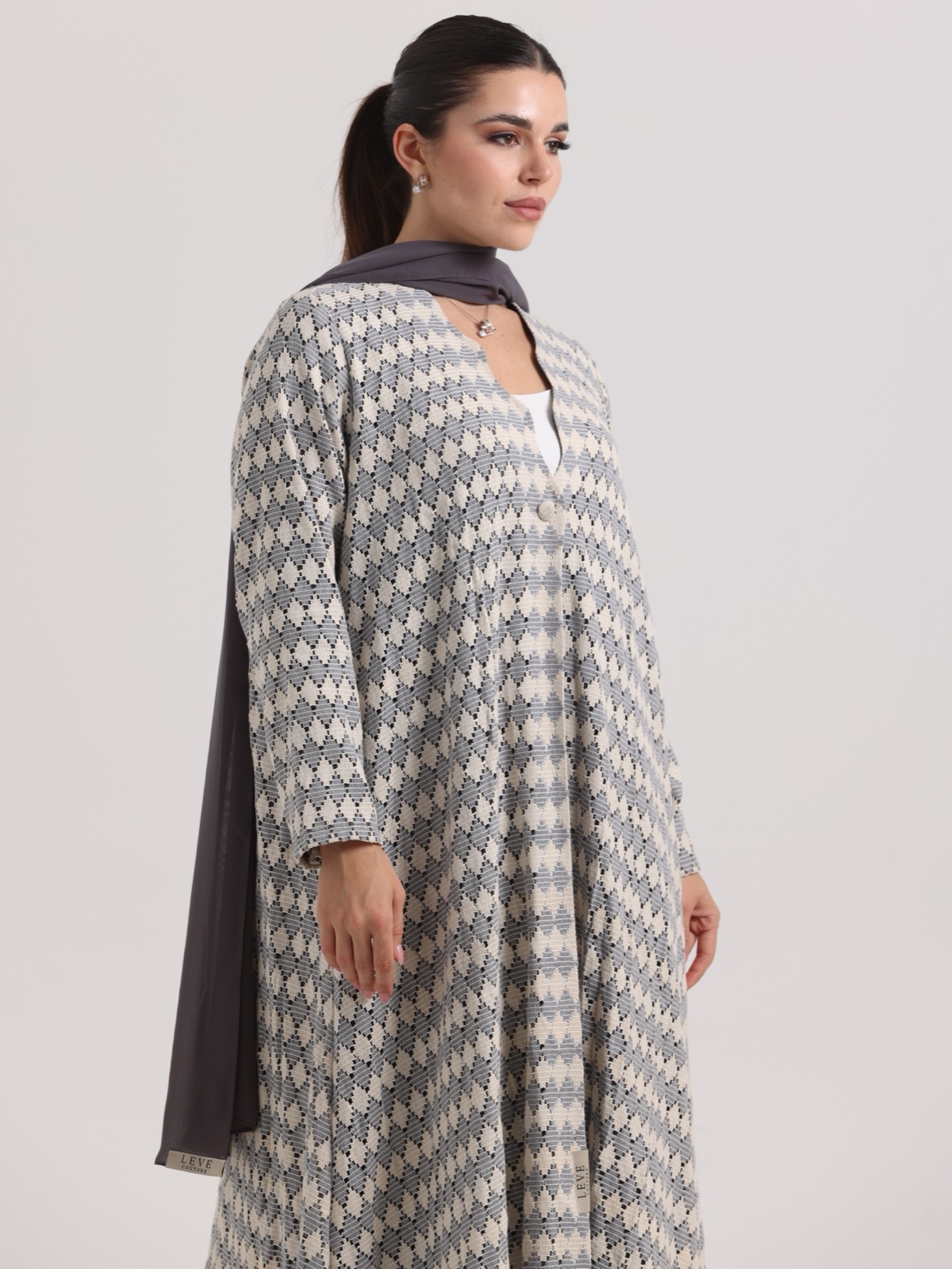 LEVE_COUTURE - Alternate View - Mnsaj