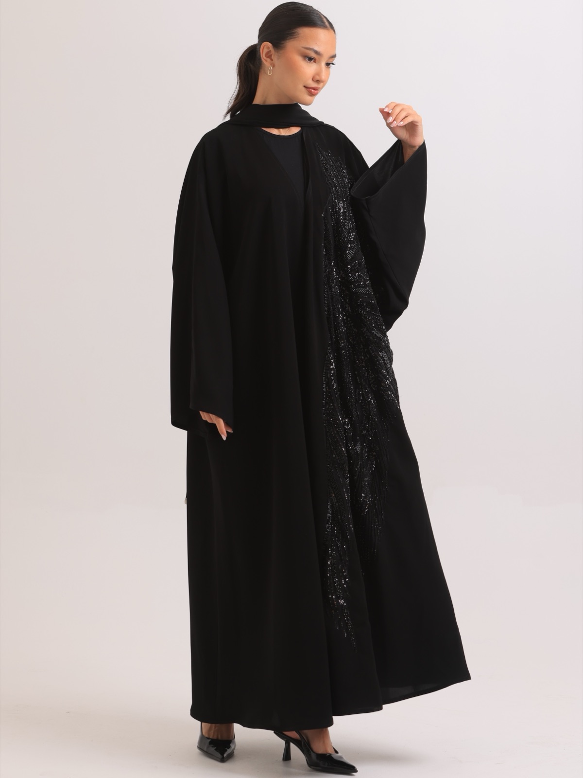 LEVE_COUTURE - Image 3 - Mnsaj