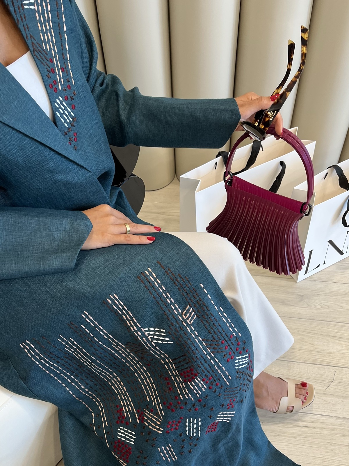 LN_THREADS - Image 4 - Mnsaj