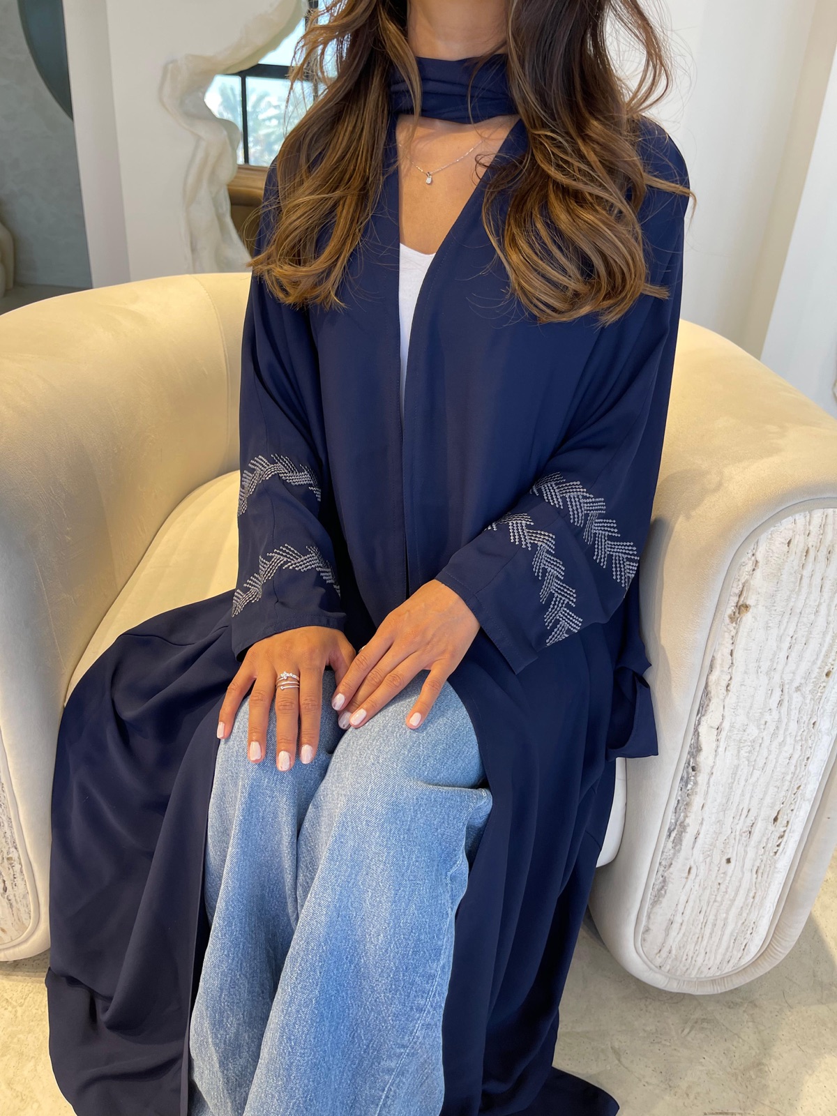 MANTLE.BH - Alternate View - Mnsaj