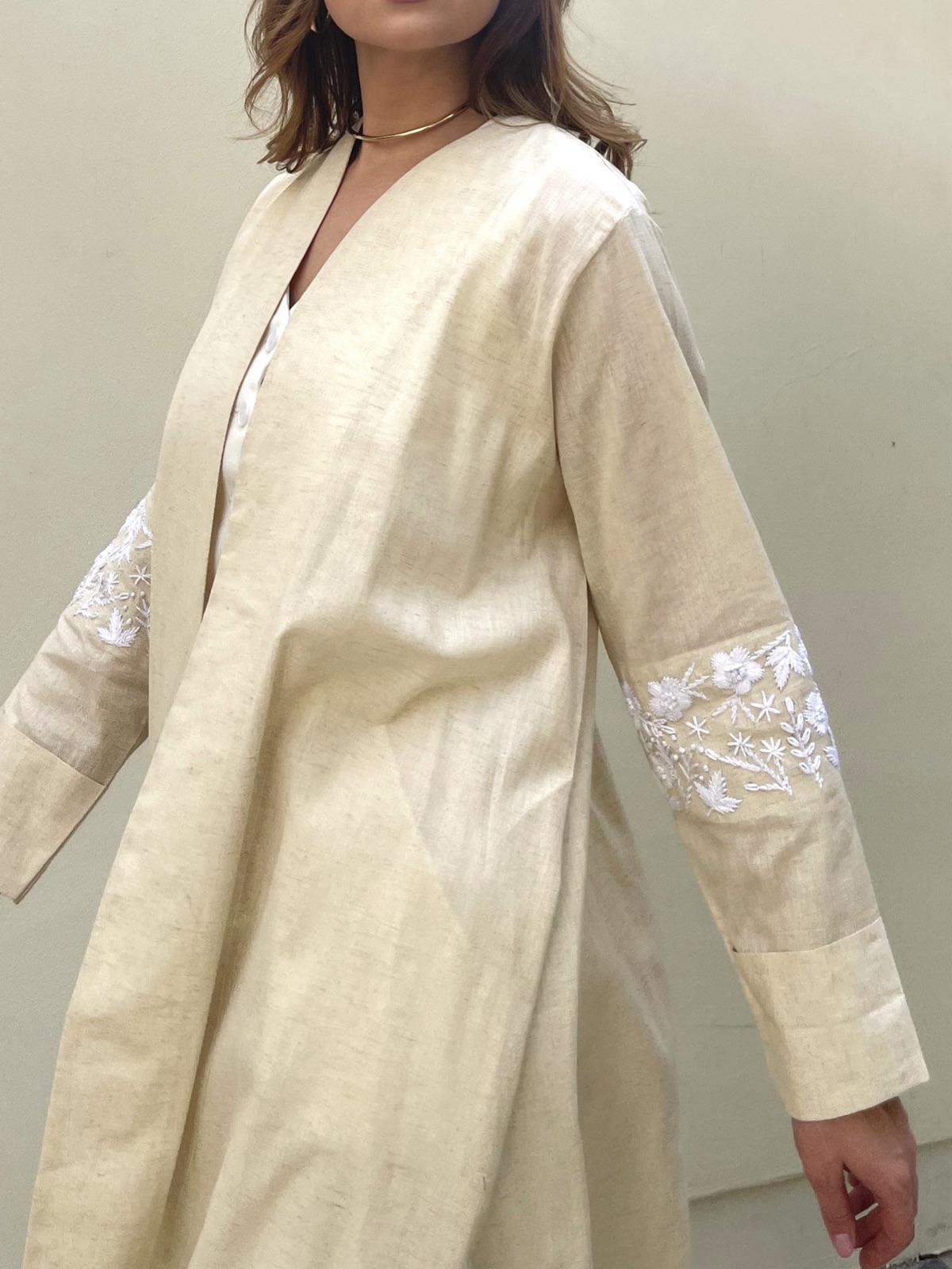 MANTLE.BH - Alternate View - Mnsaj