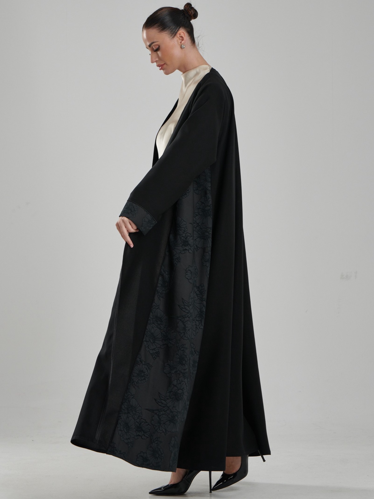 TAILORED.BYREEM - Alternate View - Mnsaj