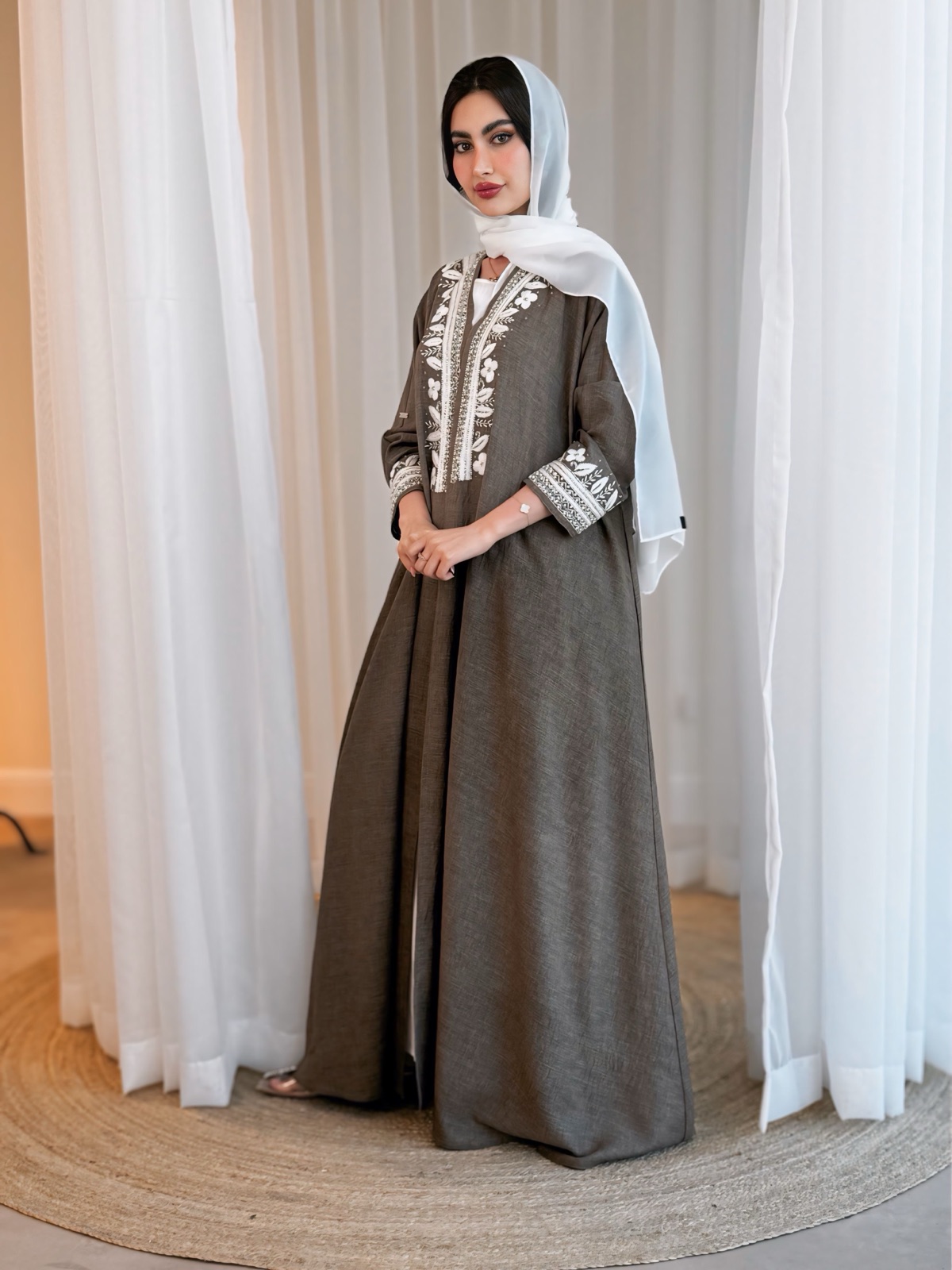 JULY_BOUTIQUE - Alternate View - Mnsaj