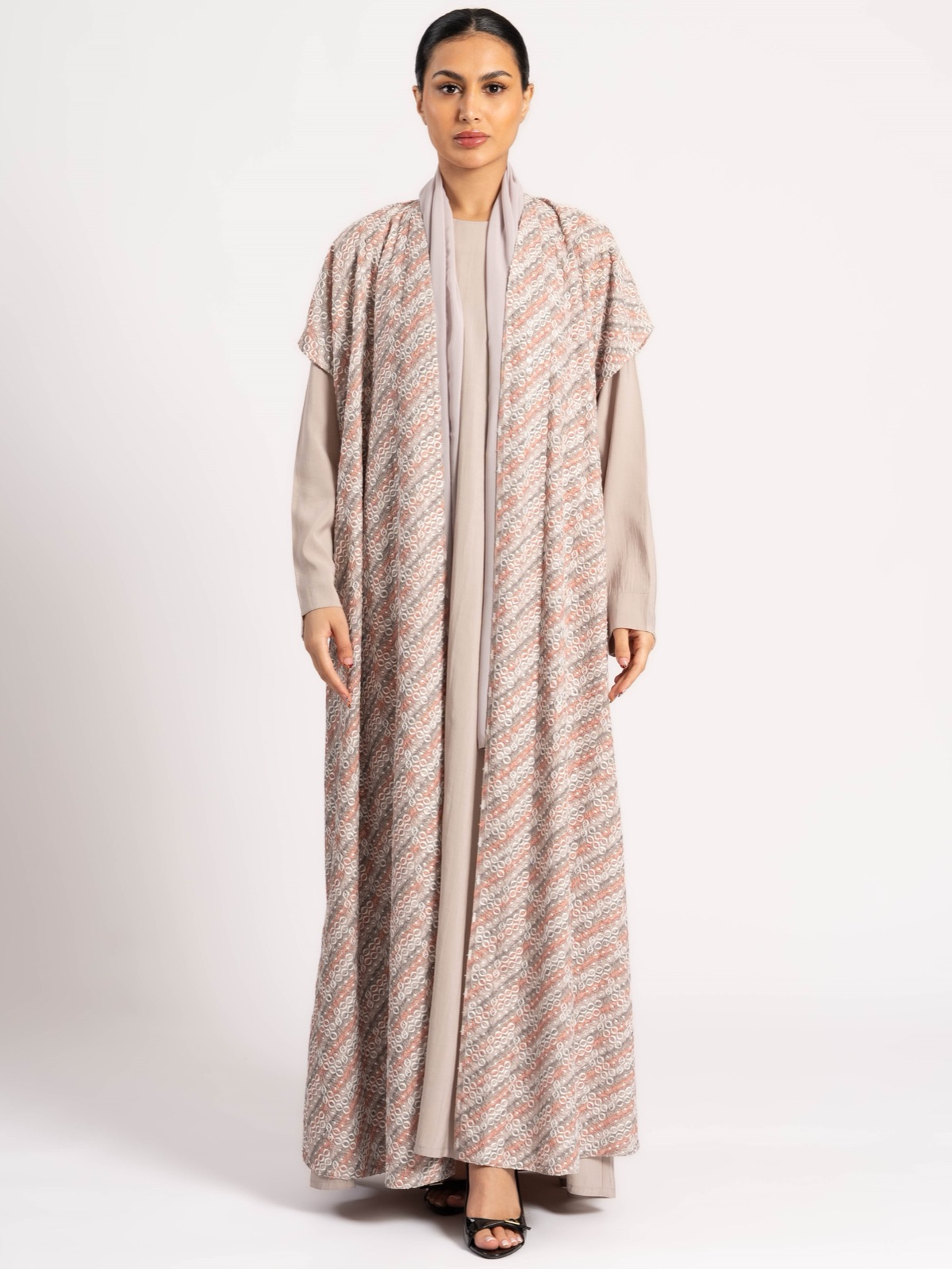 SHAIKHA.ALABDULKARIM - Image 5 - Mnsaj