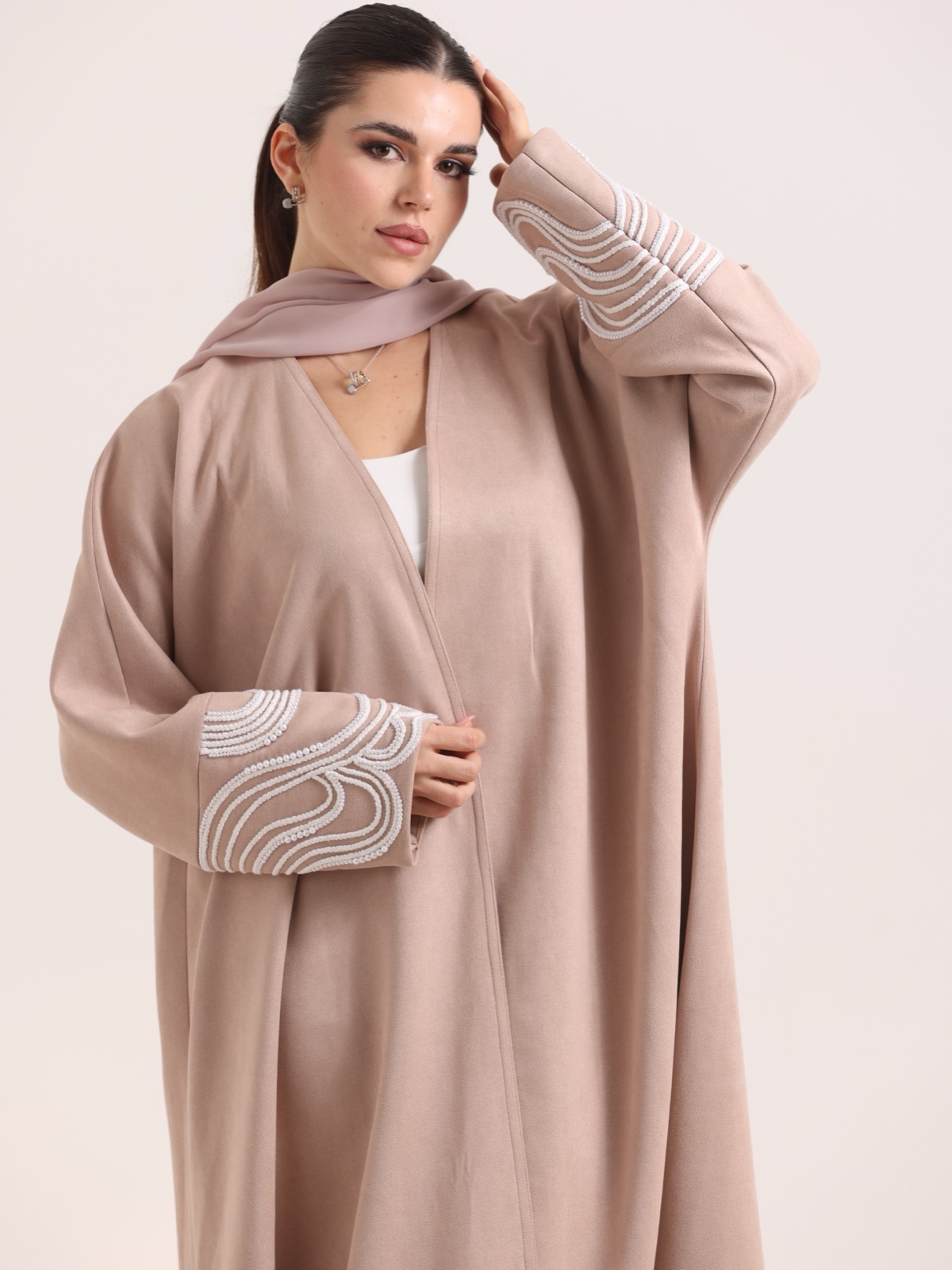 LEVE_COUTURE - Alternate View - Mnsaj