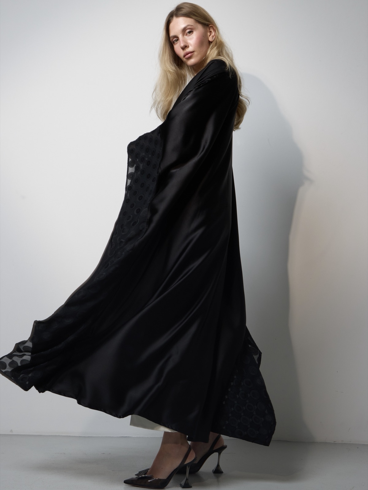 IRIS_ABAYABH - Image 3 - Mnsaj