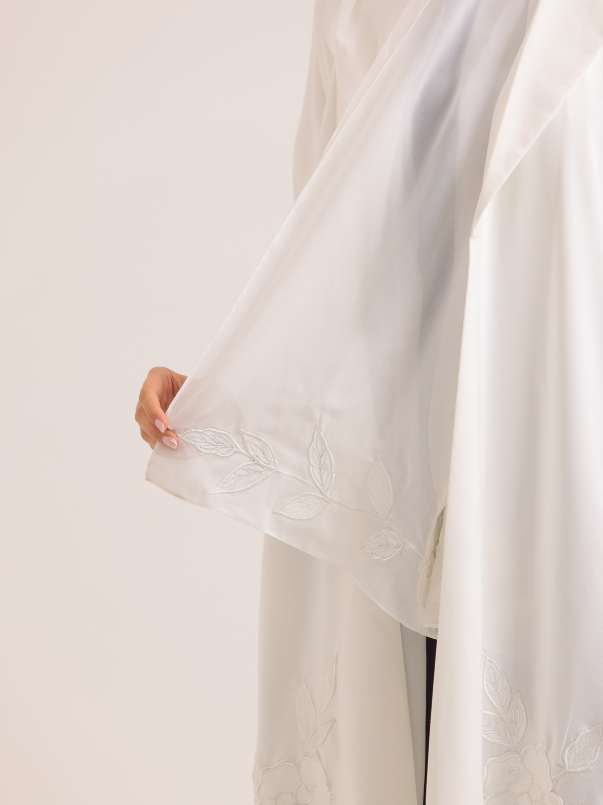 LEVE_COUTURE - Alternate View - Mnsaj