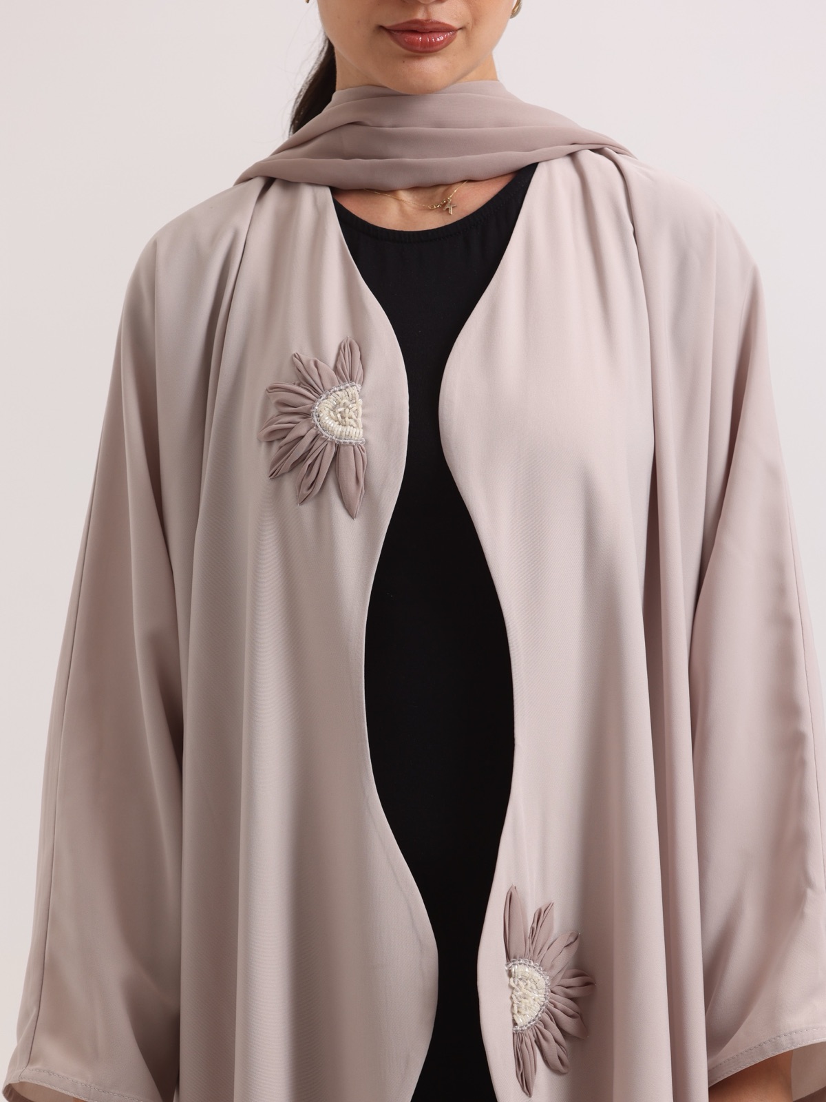 LEVE_COUTURE - Image 3 - Mnsaj