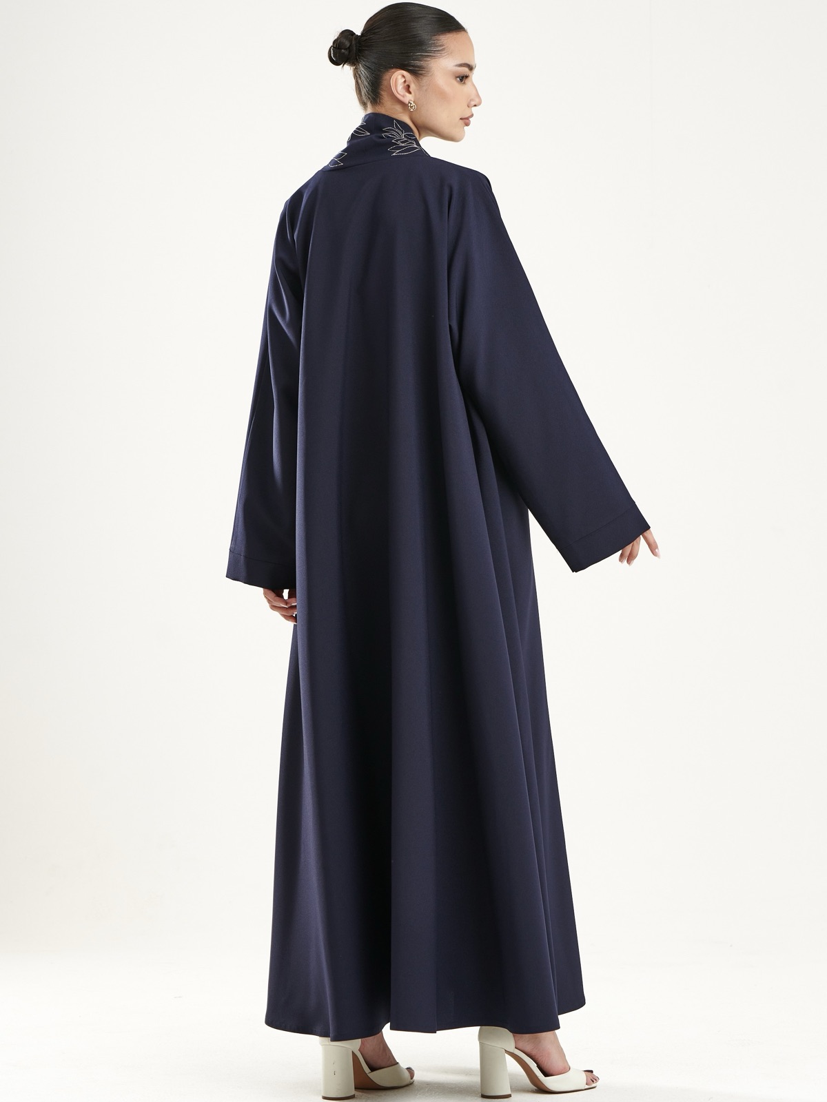 TAILORED.BYREEM - Image 3 - Mnsaj