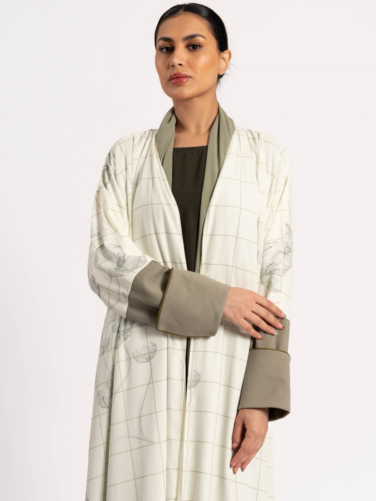 SHAIKHA.ALABDULKARIM - Alternate View - Mnsaj