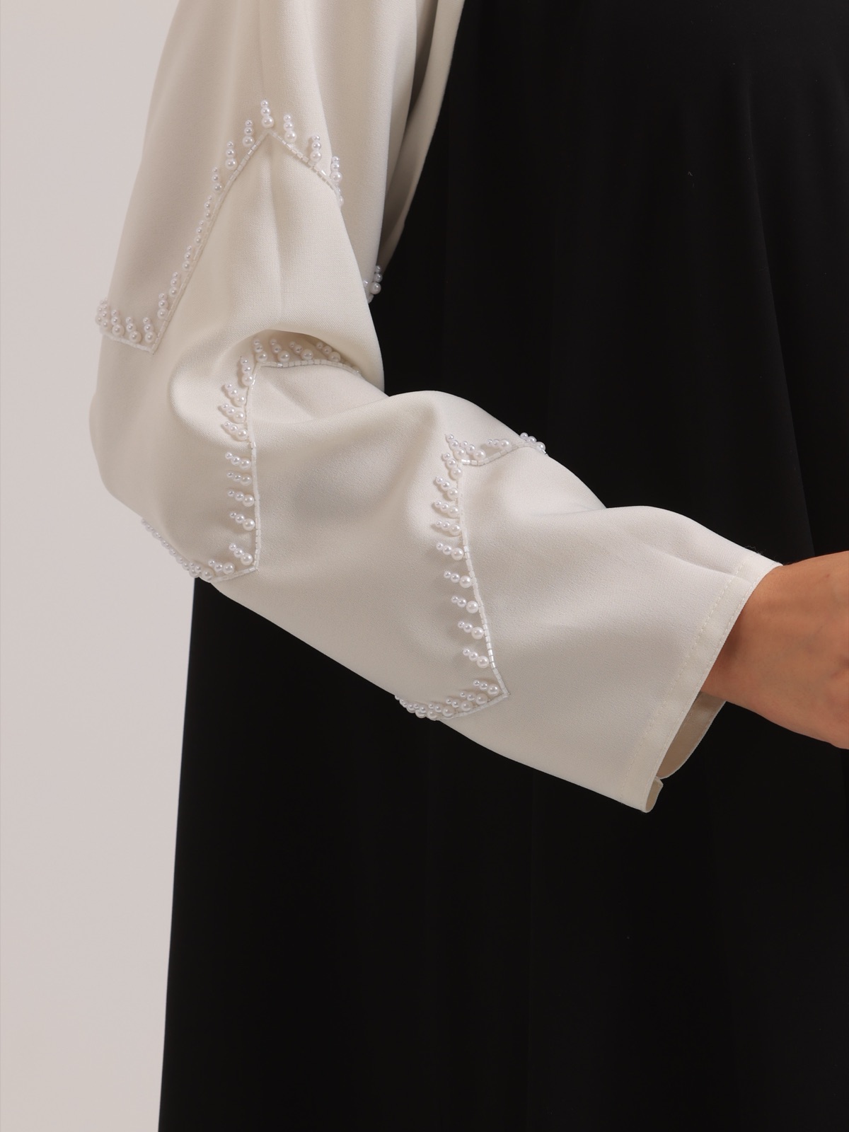 LEVE_COUTURE - Image 4 - Mnsaj