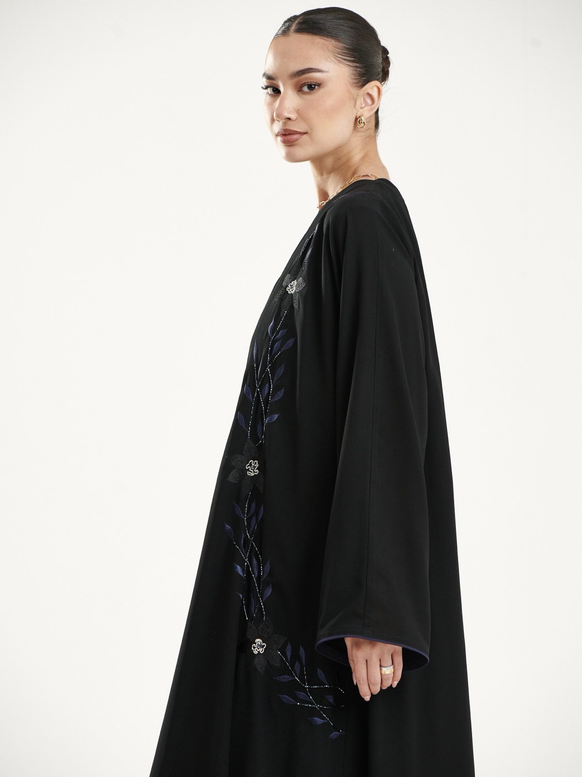 TAILORED.BYREEM - Alternate View - Mnsaj