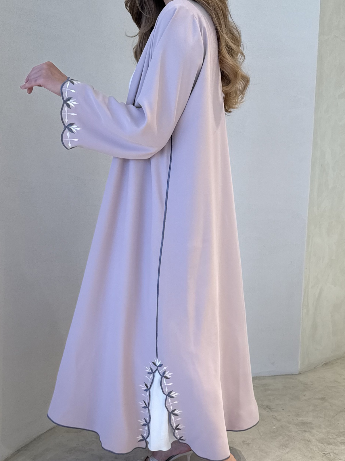 MANTLE.BH - Image 3 - Mnsaj