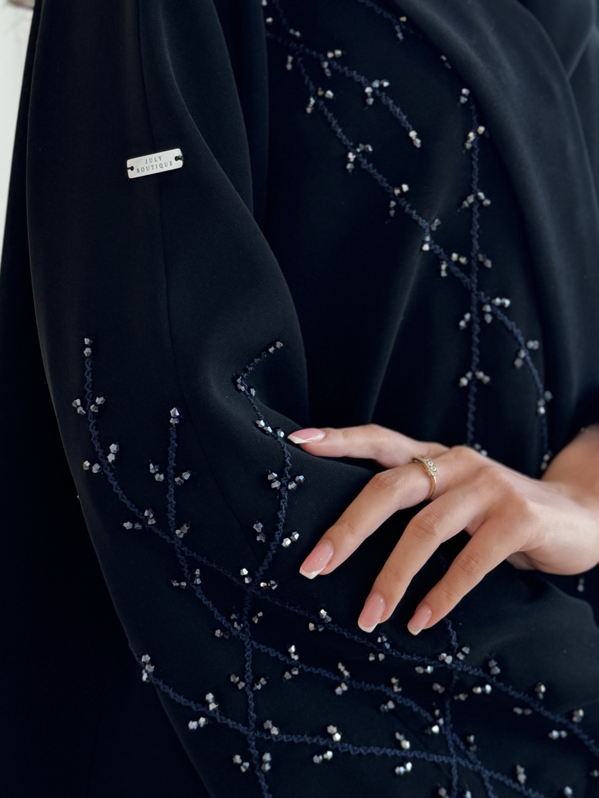 JULY_BOUTIQUE - Alternate View - Mnsaj