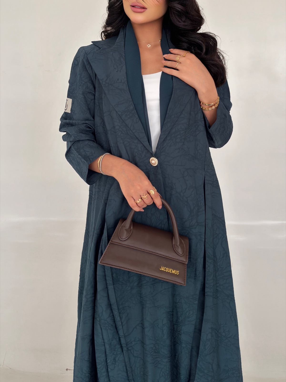 ALDA_ABAYA - Alternate View - Mnsaj