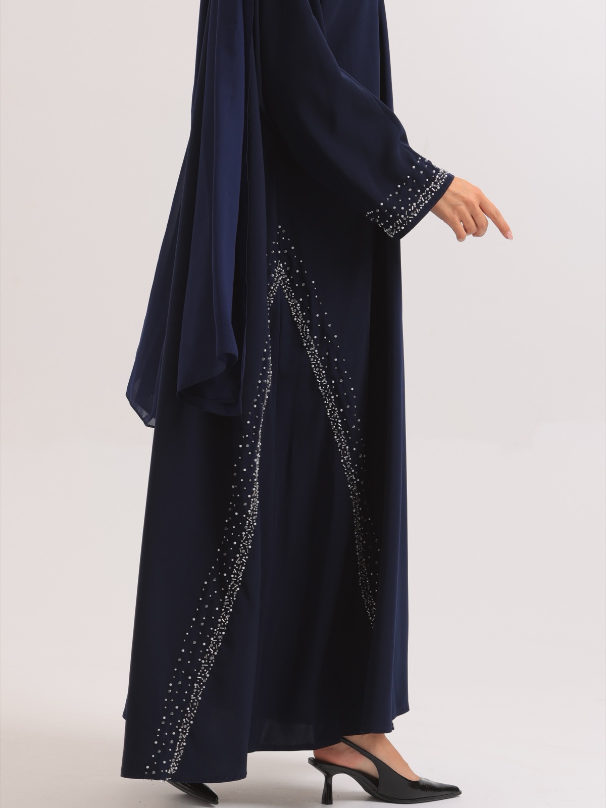 LEVE_COUTURE - Image 3 - Mnsaj