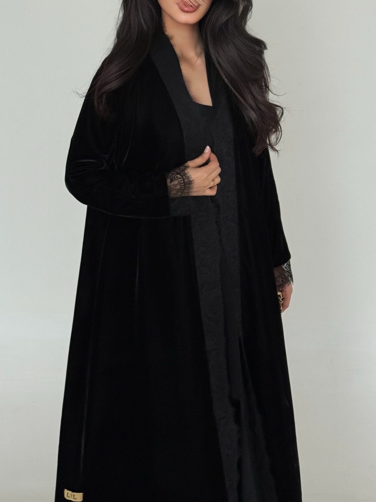LYL.ABAYAS - Alternate View - Mnsaj
