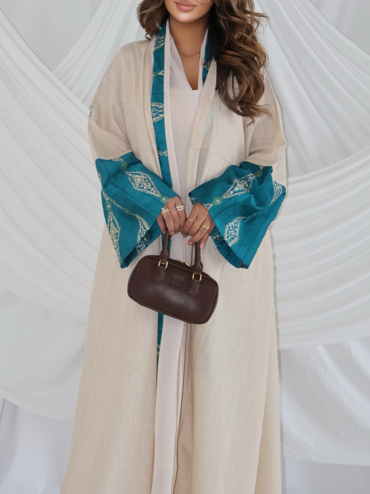 ALDA_ABAYA - Image 4 - Mnsaj